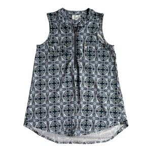 Fyve Women Blue Medallion Print Sleeveless Half Zip Blouse Size Medium